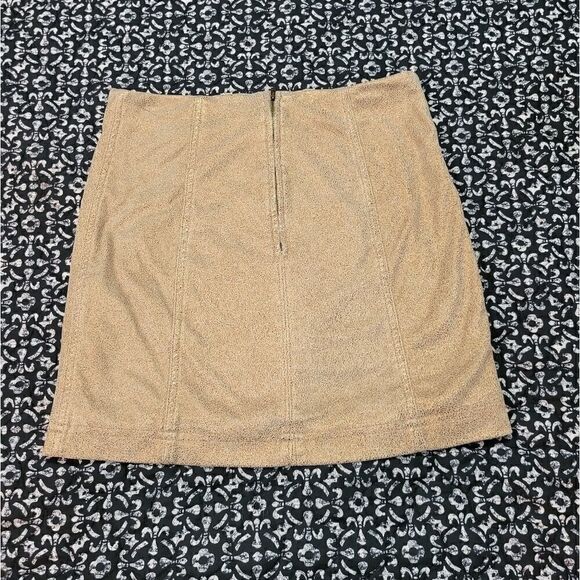 Freeā
Peopleā
MetallicĀ Miniā
Skirt - Picture 2 of 7